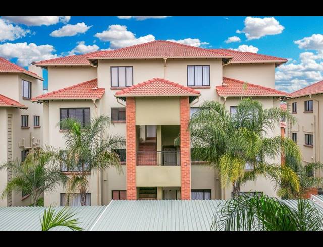 2 BEDROOM APARTMENT RENTED IN SUNNINGHILL